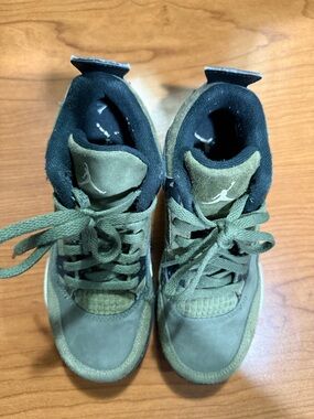 Jordan Kids Olive Green High-Top Sneakers with Black Inner Lining